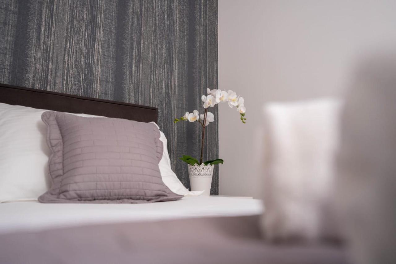 Apartmani Lara บาชกาโวดา ภายนอก รูปภาพ